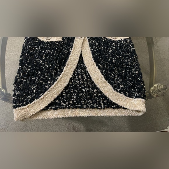 Chanel Black and Gold Tweed Egyptian Collections Cardigan - Picture 5 of 16